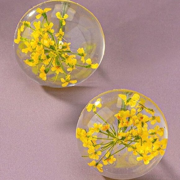The Wild Clover Jewelry - MERISSA PRESSED FLOWER STUD EARRINGS